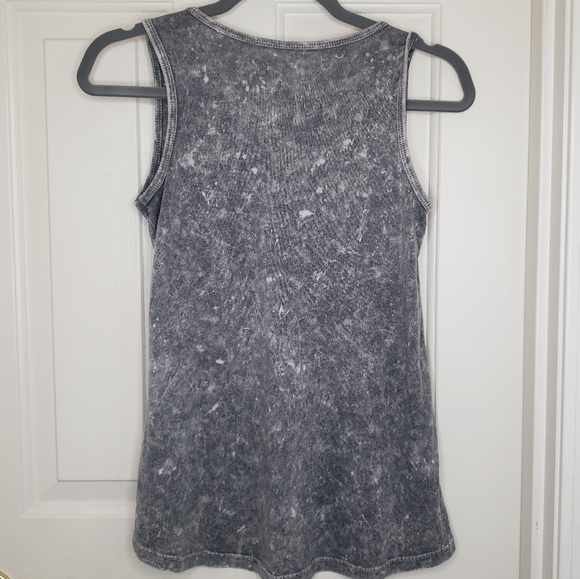 3/$25 ๐ฅ Pink Floyd Gray Tank Top - Picture 2 of 2